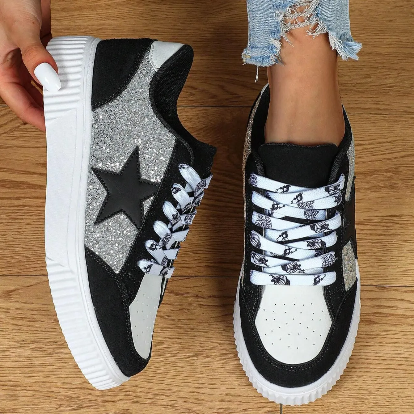 Chunky Y2K Platform Sneakers | Retro Star-Studded Skate Shoes for Women | Trendy Streetwear Casual Comfort Walkers
