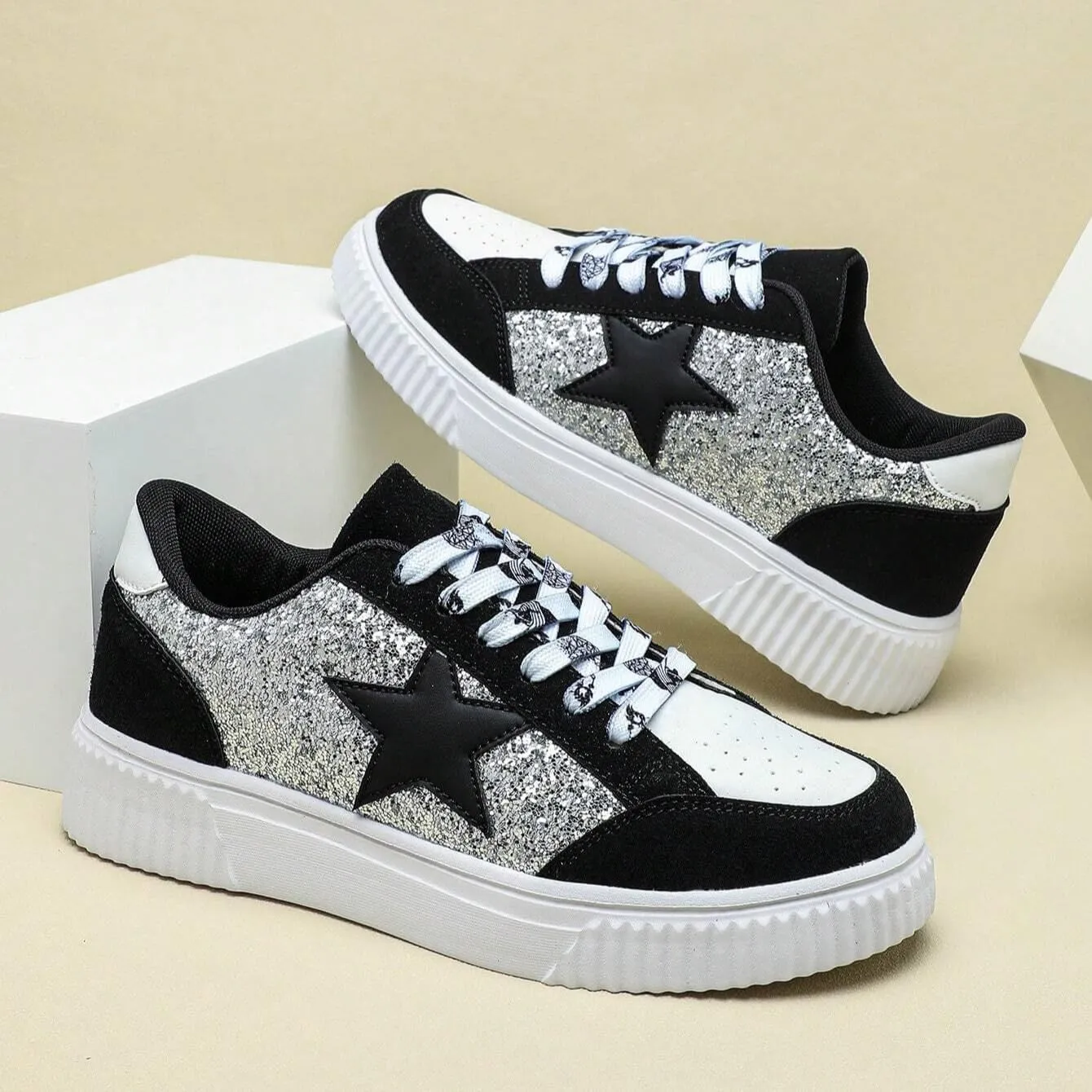 Chunky Y2K Platform Sneakers | Retro Star-Studded Skate Shoes for Women | Trendy Streetwear Casual Comfort Walkers