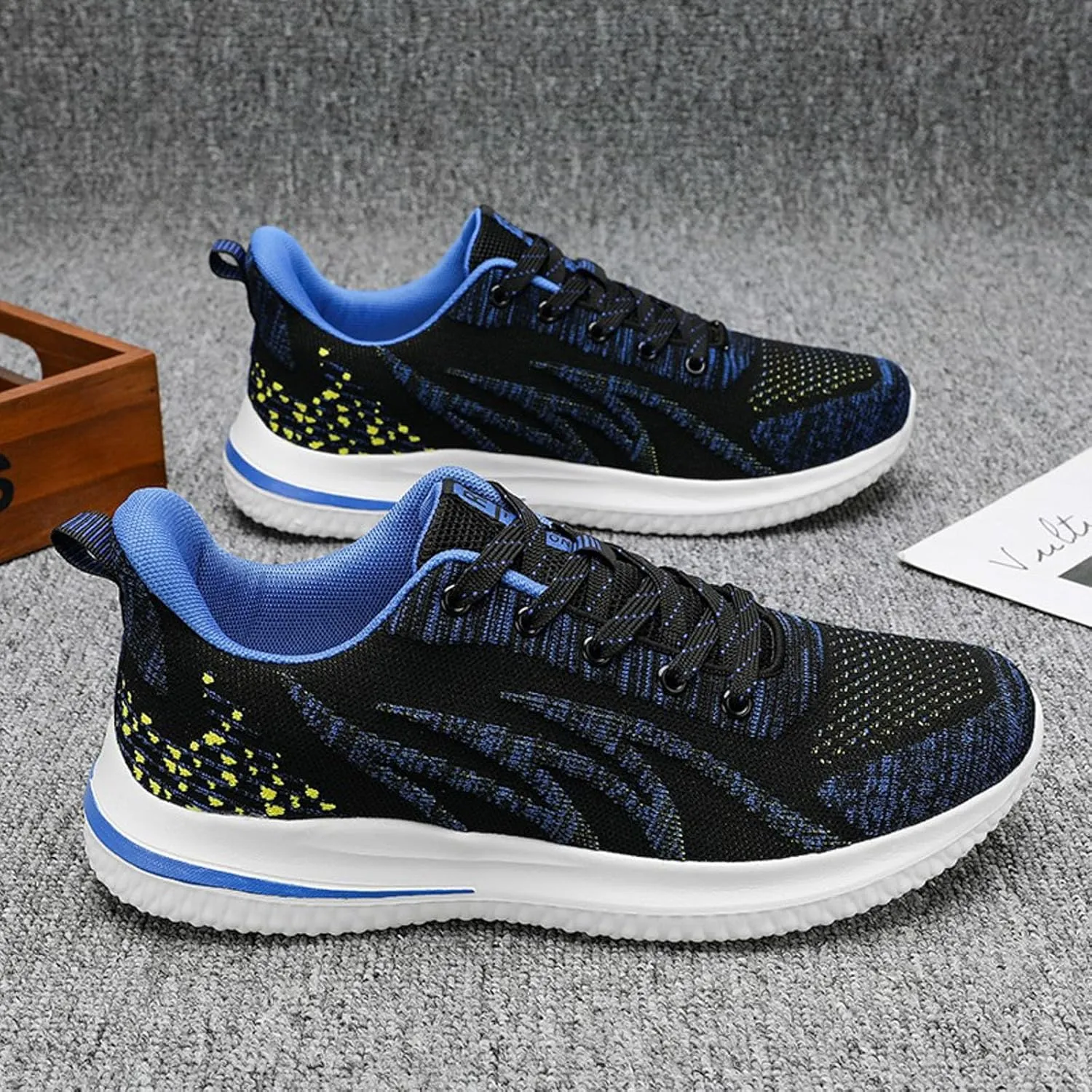 Fashion Sneakers Shoes Men Sports Shoes Fashion New Pattern Mesh Breathable Lace Up Flat Bottom Comfortable Casual