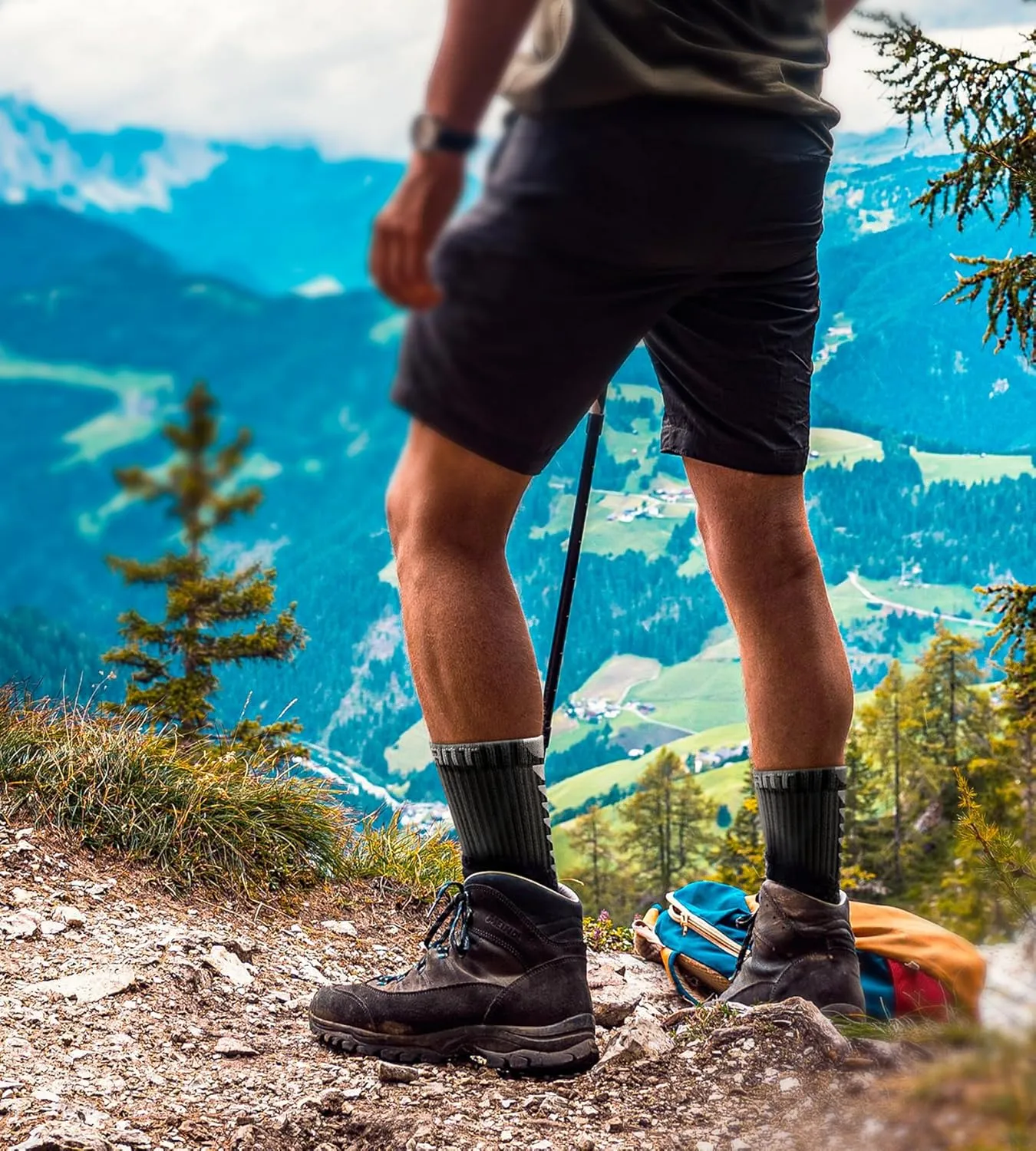 KEMISANT Men Socks, Athletic Running Socks Compression Wicking For Men Sports Hiking Fishing Cushioned Sole Arch Support