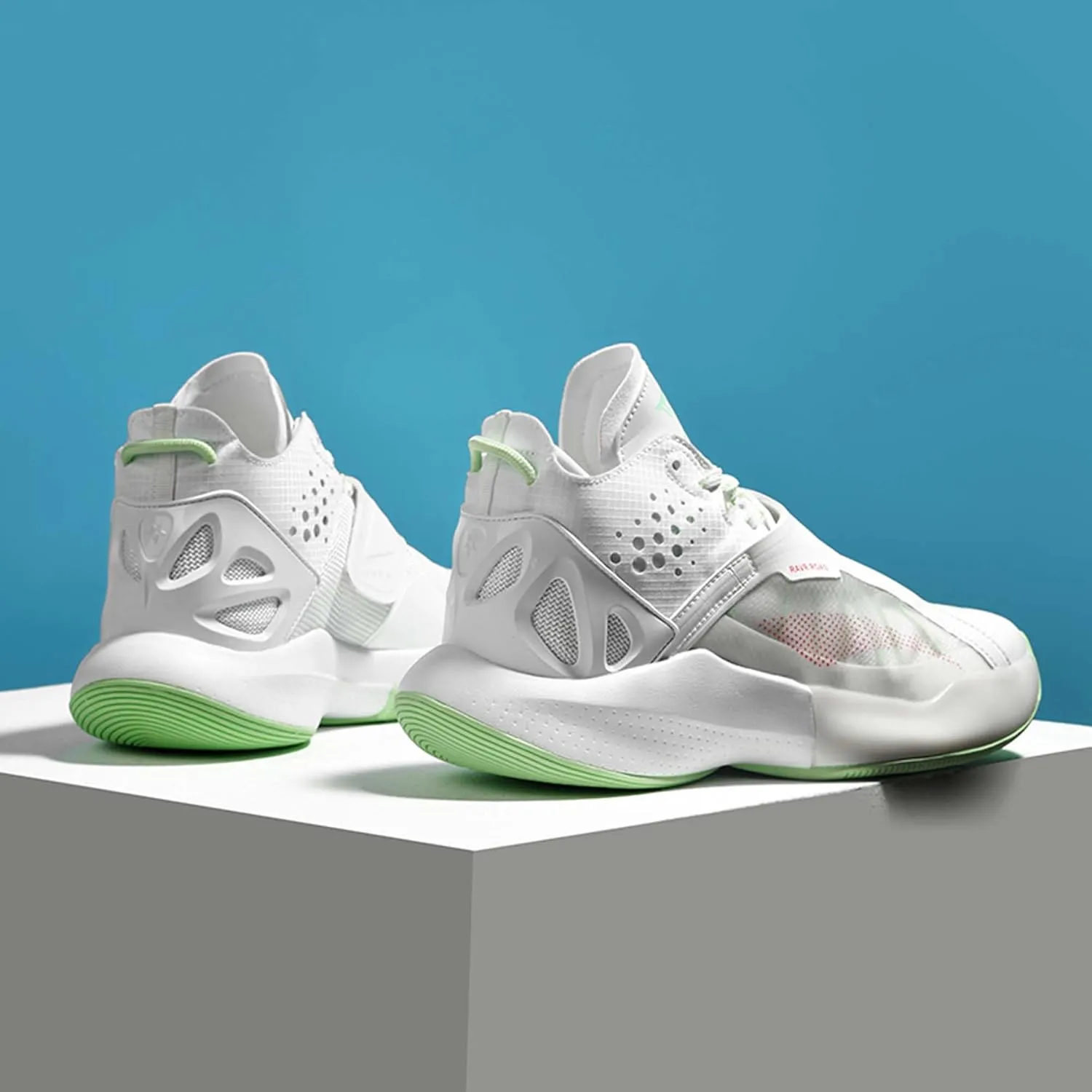 Men's High Top Basketball Shoes Indoor or Outdoor Court Teenagers Cushioned Training Basketball Sneakers Fashion High Top Sneakers Breathable Comfortable Fitness Running Tennis Shoes