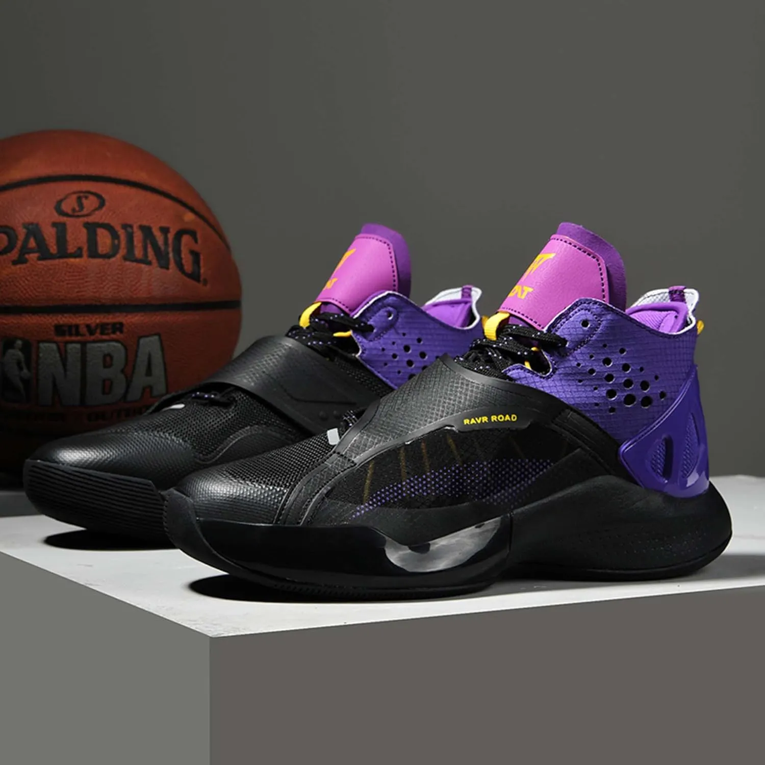 Men's High Top Basketball Shoes Indoor or Outdoor Court Teenagers Cushioned Training Basketball Sneakers Fashion High Top Sneakers Breathable Comfortable Fitness Running Tennis Shoes