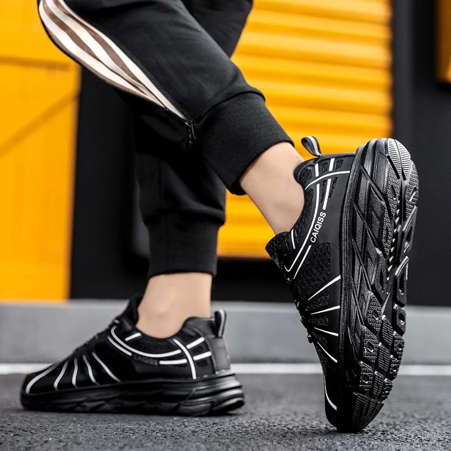Mens Low Top Lace Up Classic Casual Walking Shoes Rubber Sole Anti Slip Running Shoes High Elasticity Basketball Sneakers Comfortable and Breathable Training Shoes Lightweight Badminton Sneakers