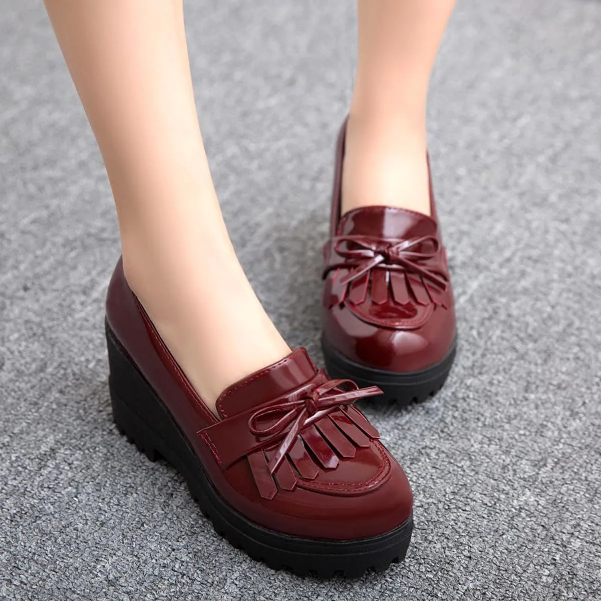 MOOMMO Women Platform Wedge Loafers Shoes Slip On Patent Leather Oxford Shoes Fringe Wingtip Bow Lug Sole Chunky Heel Round Toe Penny Loafers Ladies Girls Uniform Business Office Shoes Cute 4-10 M US