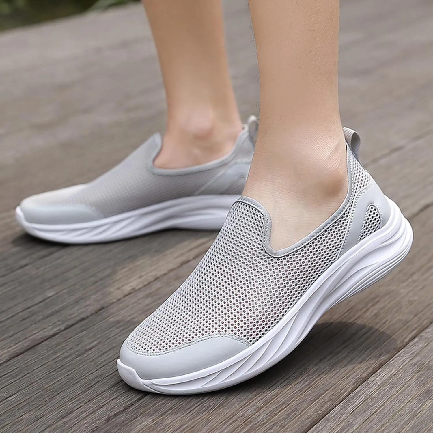 Shoe Made with Natural Materials Men Sports Shoes Fashionable New Pattern Hollow Mesh Solid Color Simple Breathable