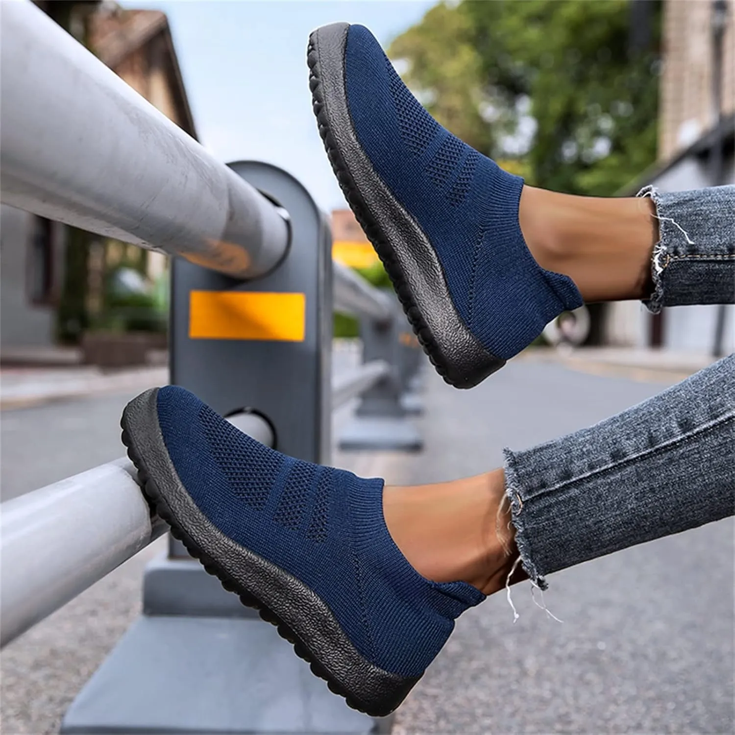 Versatile & Casual Sneaker Fashion Summer Men Sports Shoes Flat Bottom Lightweight Slip On Flying Woven Mesh Breathable