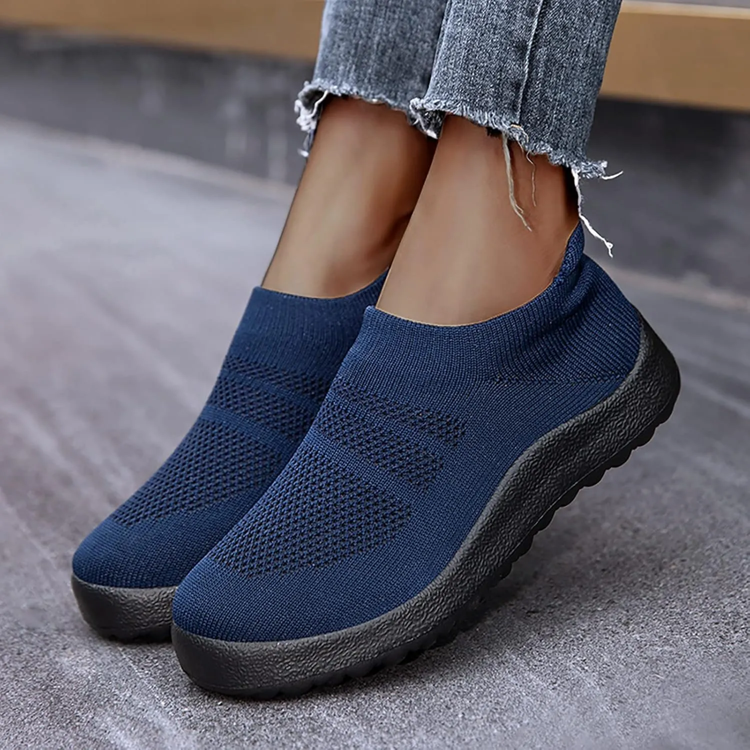 Versatile & Casual Sneaker Fashion Summer Men Sports Shoes Flat Bottom Lightweight Slip On Flying Woven Mesh Breathable